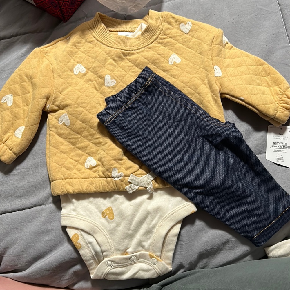 NWT- Carters baby outfit